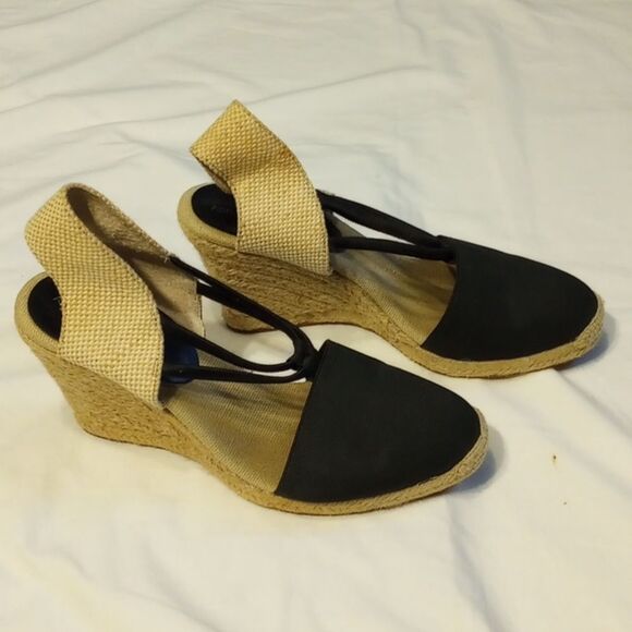 Black and Tan Adrienne Vittadini Wedge Sandals - Picture 3 of 11